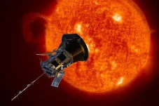 4 Fakta Parker Solar...