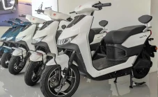 Asyik, 2 Motor Listrik...