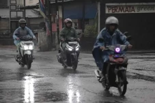 Jakarta Diguyur Hujan,...