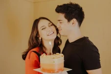 Luna Maya Tegaskan Belum...