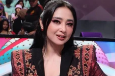 Dikabarkan Putus dengan...