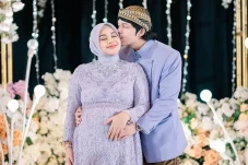 Aurel Hermansyah Melahirkan...