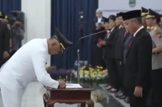 Lantik 6 Penjabat Wali...