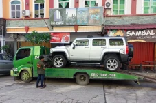 KPK Sita 3 Mobil Mewah...