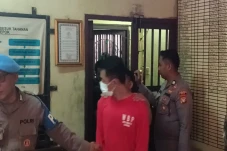 8 Pengeroyok Tahanan...