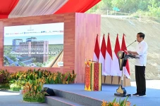 Aguan Cs Bangun Hotel...