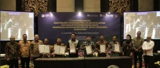 Kemenparekraf Beri Bantuan...