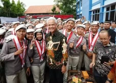 Ganjar Janji Berikan...