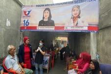 Pengobatan Gratis Inisiasi...