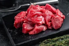 Apakah Daging Kambing...