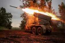 Ukraina: Pertahanan...