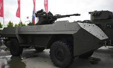 Rusia Kembangkan Robot...