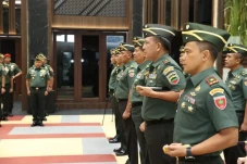 10 Pati TNI AD Naik...