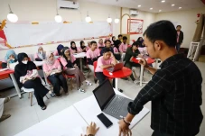 Tingkatkan Literasi,...