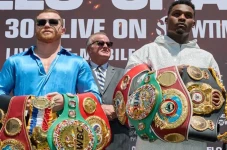 Saul Alvarez vs Jermell...