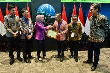 Bursa Karbon Diluncurkan,...