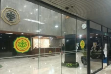 Lebih dari 10 Jam Kantor...