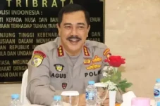 10 Komisaris Jenderal...