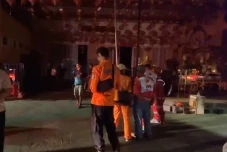 Kebakaran Vihara di...