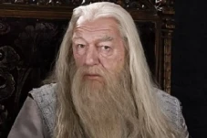 Mengenang Michael Gambon,...