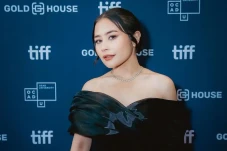 Prilly Latuconsina Dukung...