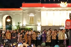 Presiden Jokowi dan...