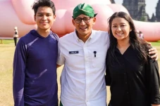 Profil Menantu Sandiaga...