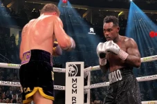 Jermell Charlo Ogah...