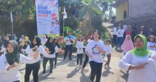 Dekatkan Diri ke Warga,...