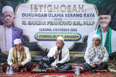 Gelar Istigasah dan...