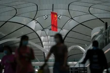 Meneropong Ancaman Perlambatan...