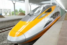 Naik Kereta Cepat Whoosh...