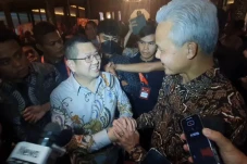 Hadiri HUT ke-25 PSMTI,...
