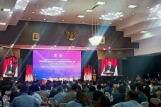 Singgung China dan AS,...