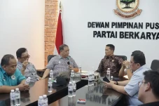 Terima Relawan Ganjar,...