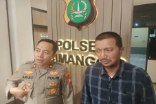 Anak Tusuk Ayah Kandung...