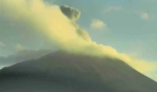 Gunung Ili Lewotolok...
