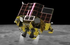 Tinggalkan Orbit Bumi,...