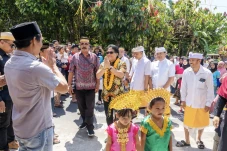 Bupati Giri Prasta Resmikan...