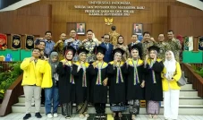 Angkatan Kedua, Tujuh...