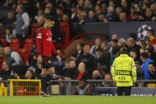Old Trafford Bak Kuburan...