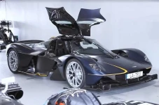 Bos Aston Martin Sedih...