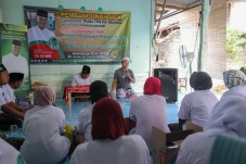 Bangun MCK, Kiai Muda...