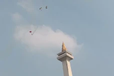 Atraksi Terjun Payung...