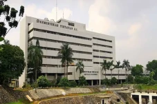 10 Perguruan Tinggi...