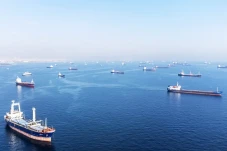 Kapal Kargo Turki Tabrak...