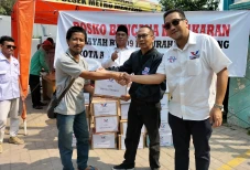 Terima Bantuan dari...