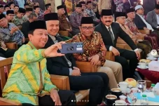 Unggah Kebersamaan Ganjar-Mahfud...