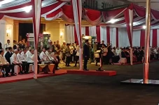 Jokowi Pimpin Upacara...