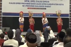 Tarian Adat Turut Semarakkan...